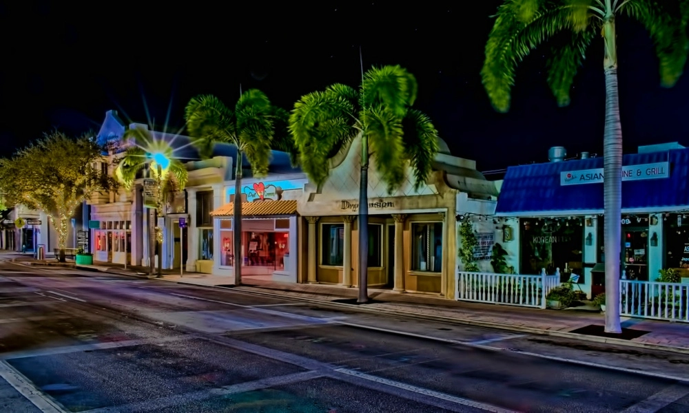 Top Aeroseal HVAC air duct sealing service company in Lake Worth Lake FL - View of Lake Worth Beach City at night