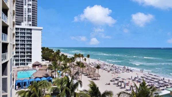 Top HVAC system installation service company in Sunny Isles Beach FL - View of a climate controlled Sunny Isles Beach air environment after the job is done.