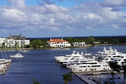 Top HVAC UV light installation service company in West Palm Beach FL - View of a climate controlled West Palm Beach air environment after the job is done.